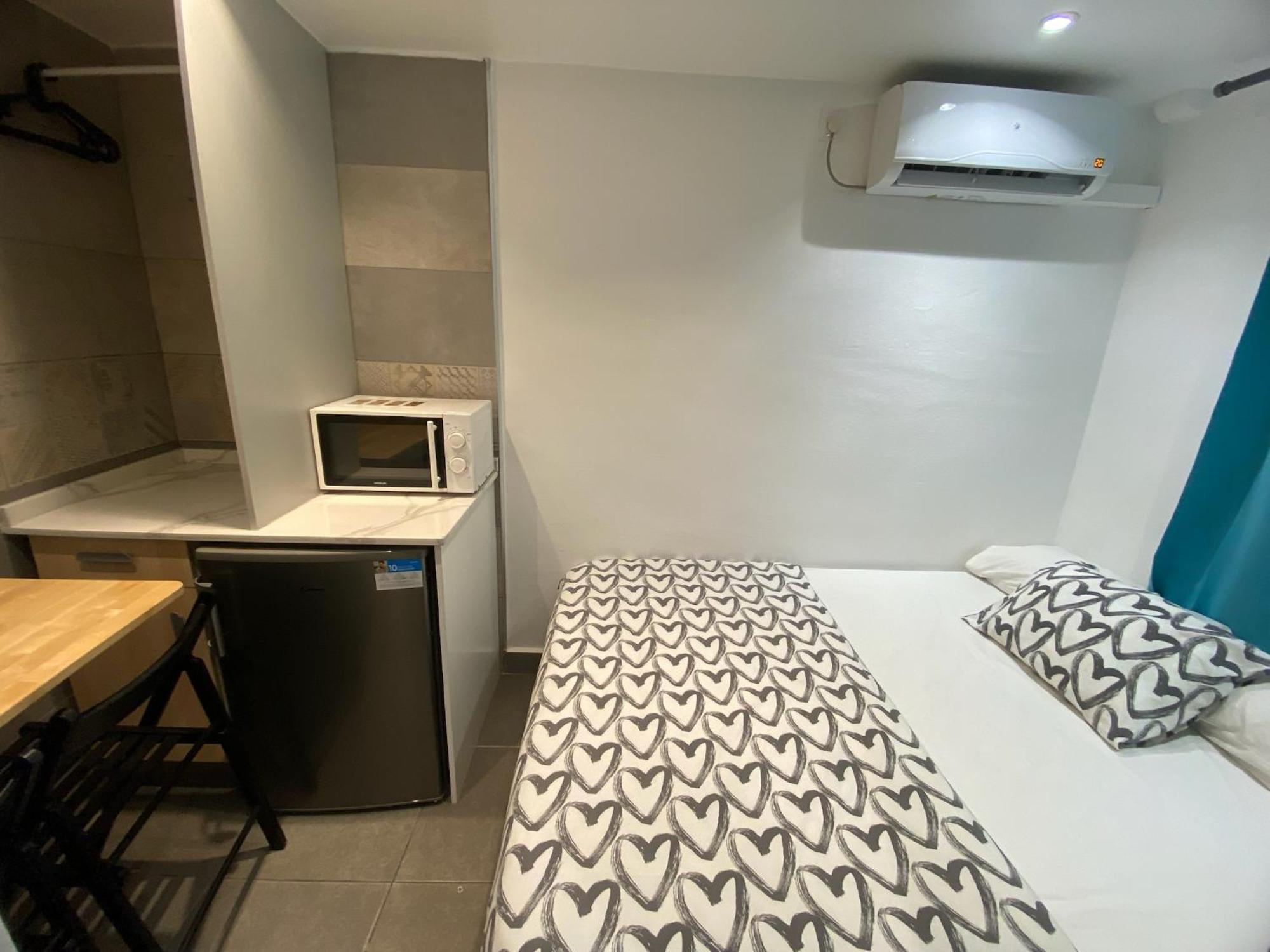 Suites Nuevas Con Bano Privado Frente Al Metro St Mwc Barcelona-Fira L'Hospitalet de Llobregat Luaran gambar