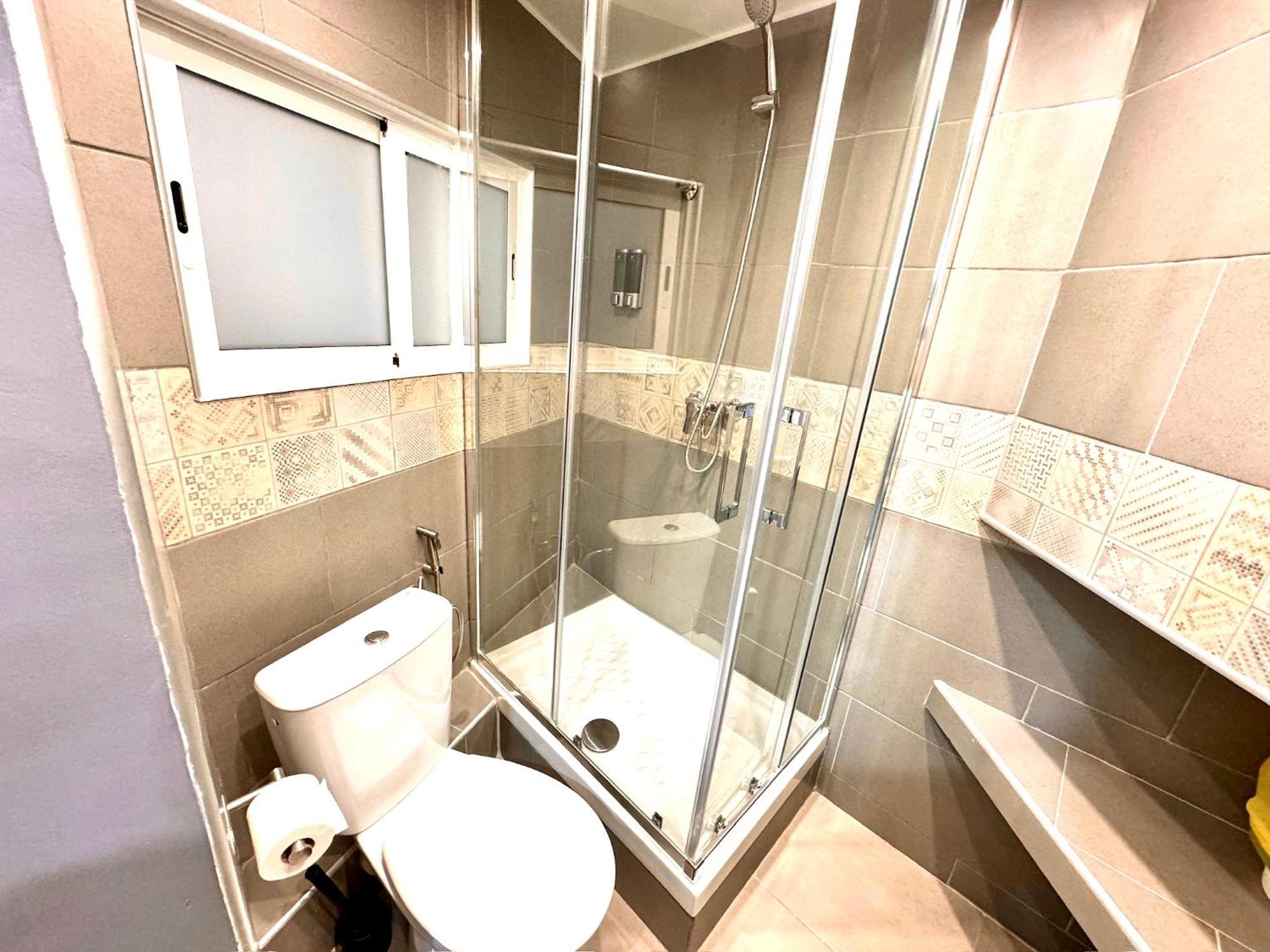 Suites Nuevas Con Bano Privado Frente Al Metro St Mwc Barcelona-Fira L'Hospitalet de Llobregat Luaran gambar