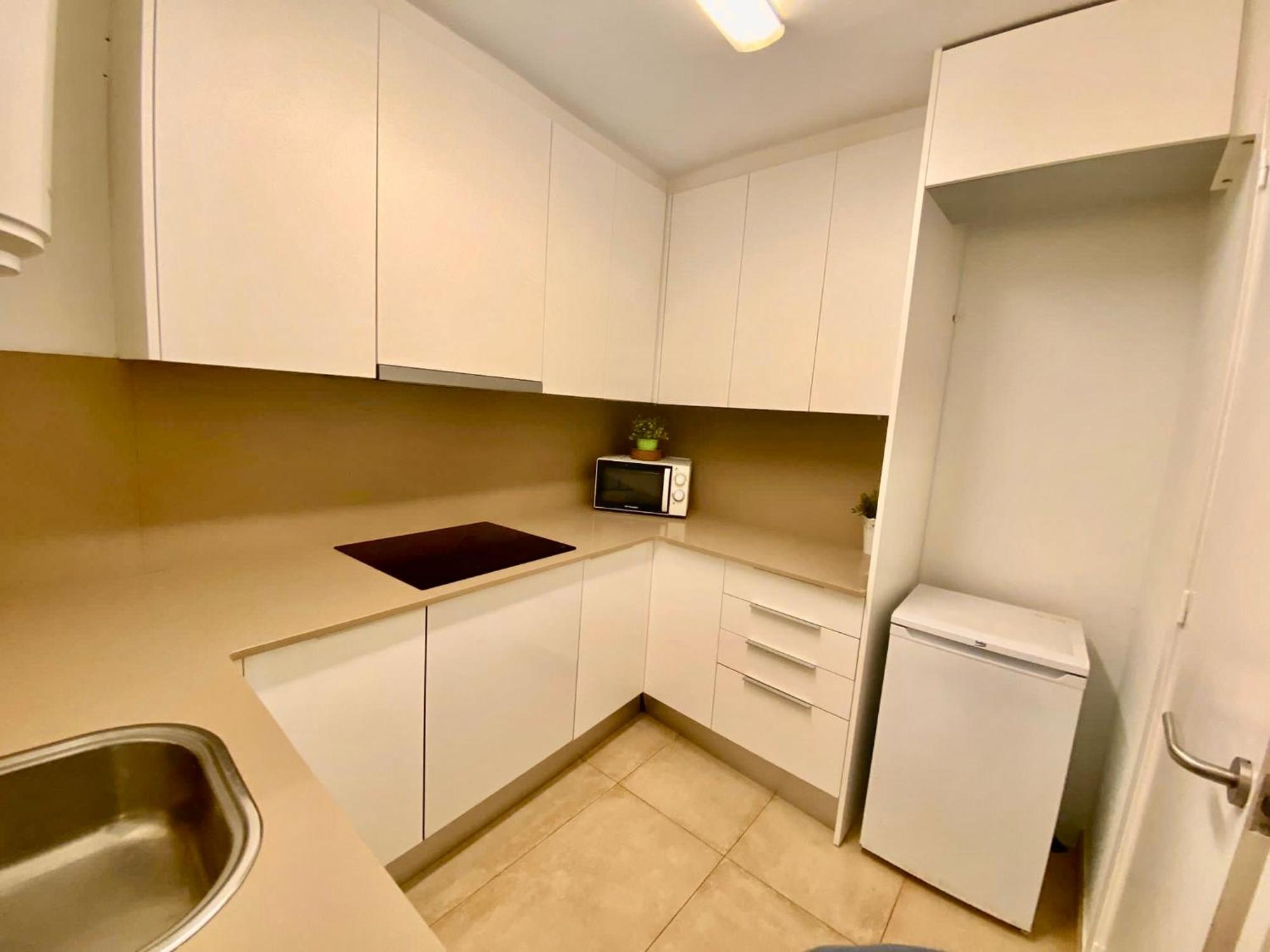 Suites Nuevas Con Bano Privado Frente Al Metro St Mwc Barcelona-Fira L'Hospitalet de Llobregat Luaran gambar