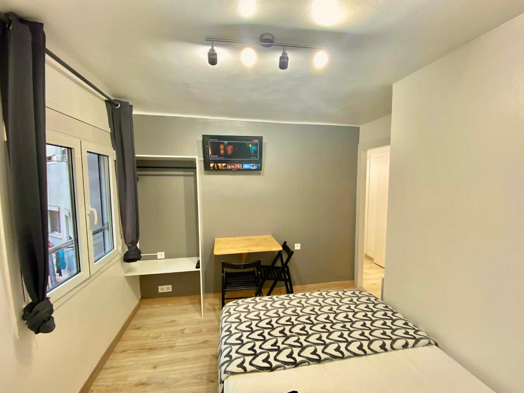 Suites Nuevas Con Bano Privado Frente Al Metro St Mwc Barcelona-Fira L'Hospitalet de Llobregat Luaran gambar