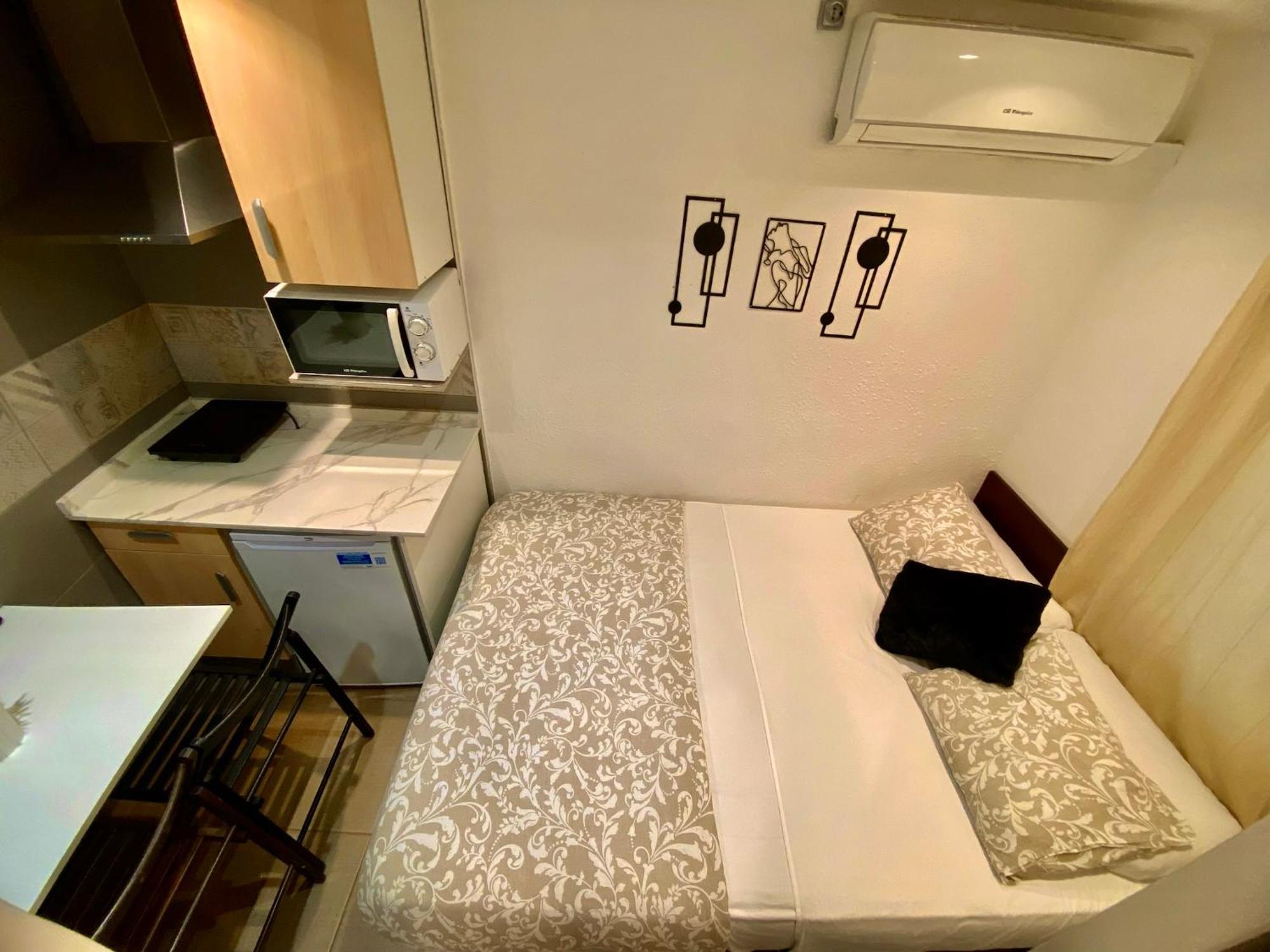 Suites Nuevas Con Bano Privado Frente Al Metro St Mwc Barcelona-Fira L'Hospitalet de Llobregat Luaran gambar