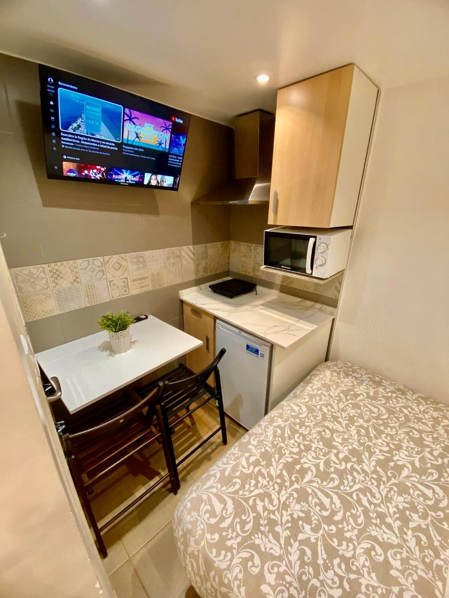 Suites Nuevas Con Bano Privado Frente Al Metro St Mwc Barcelona-Fira L'Hospitalet de Llobregat Luaran gambar
