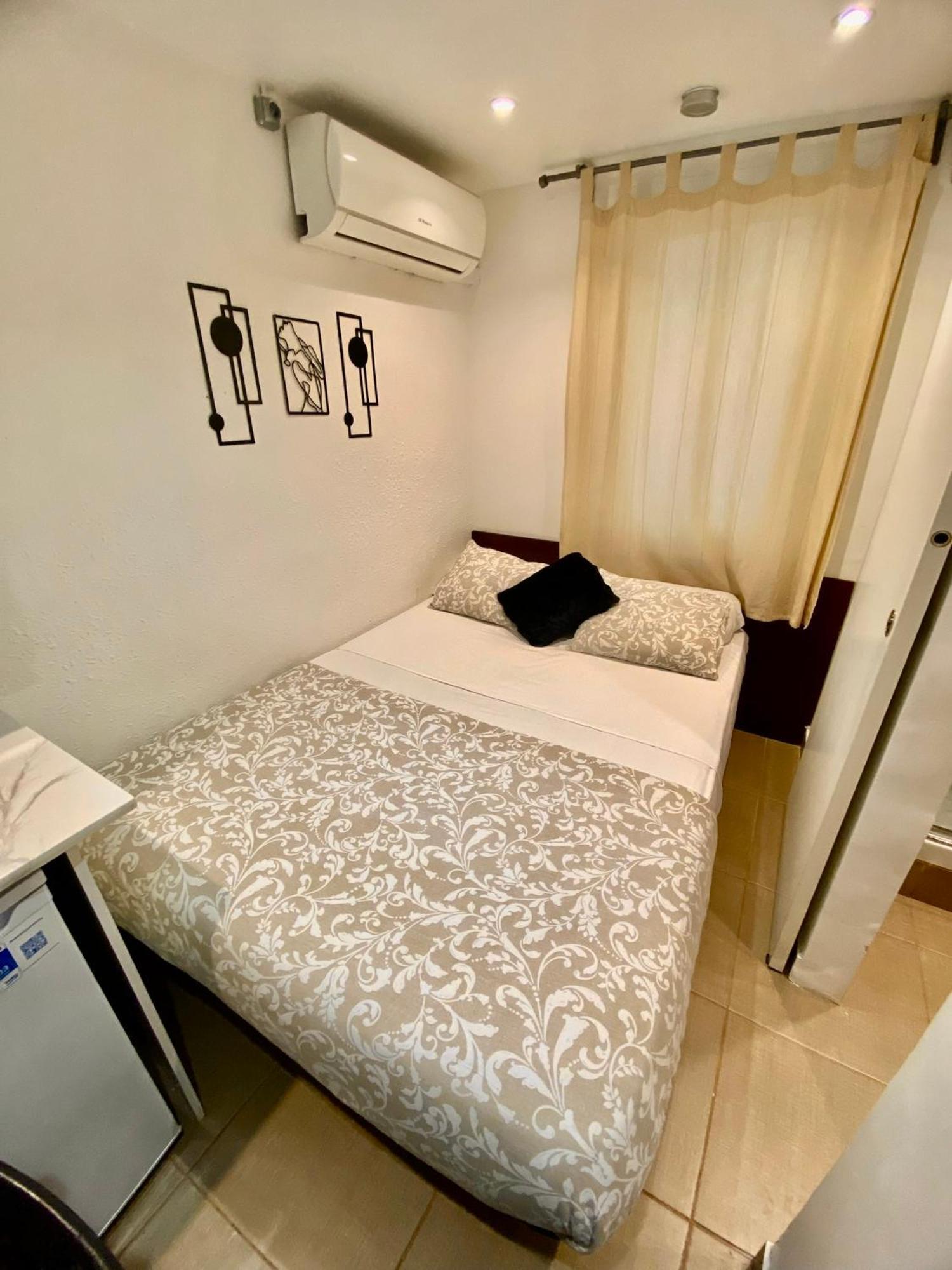 Suites Nuevas Con Bano Privado Frente Al Metro St Mwc Barcelona-Fira L'Hospitalet de Llobregat Luaran gambar