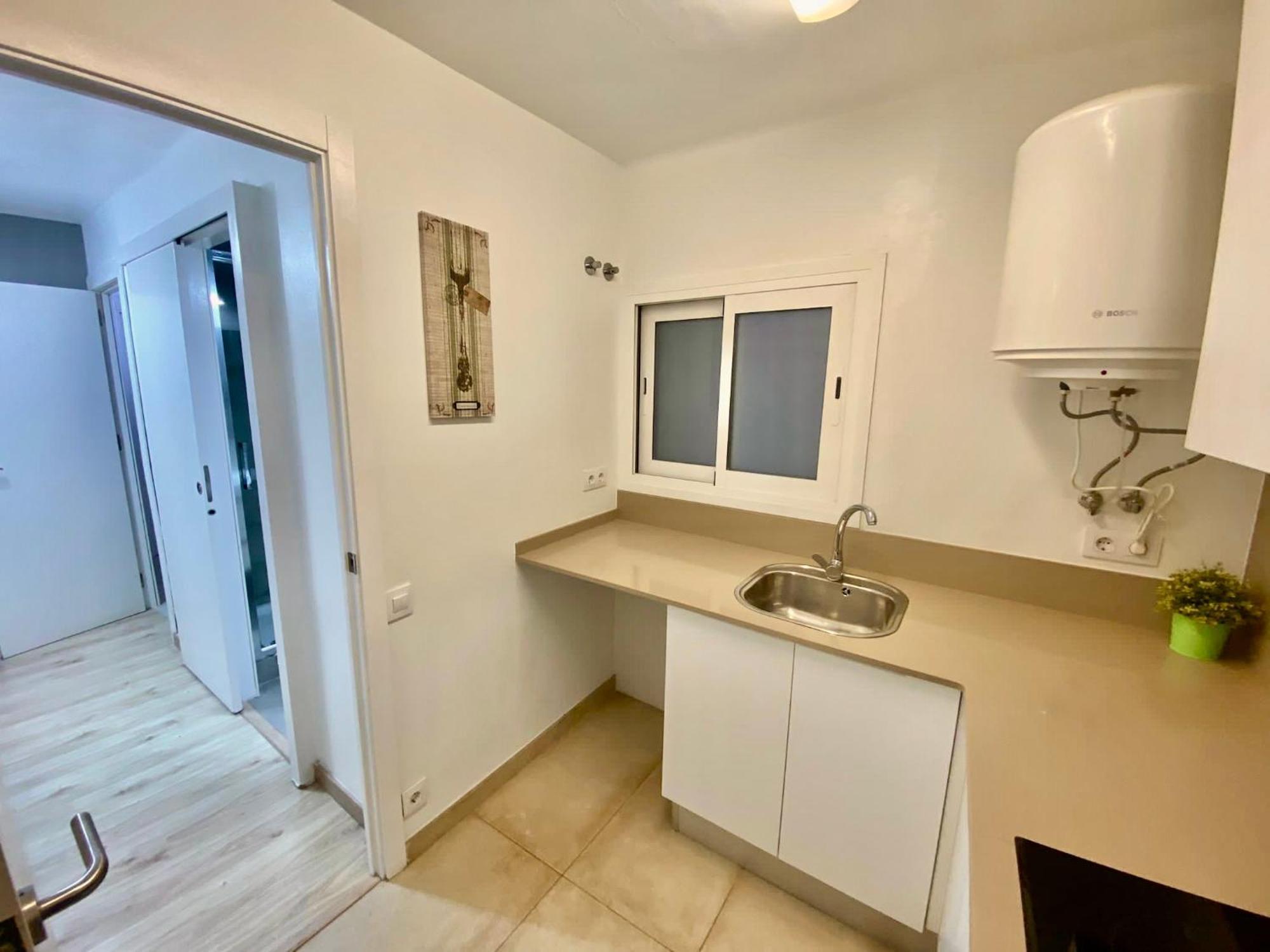 Suites Nuevas Con Bano Privado Frente Al Metro St Mwc Barcelona-Fira L'Hospitalet de Llobregat Luaran gambar