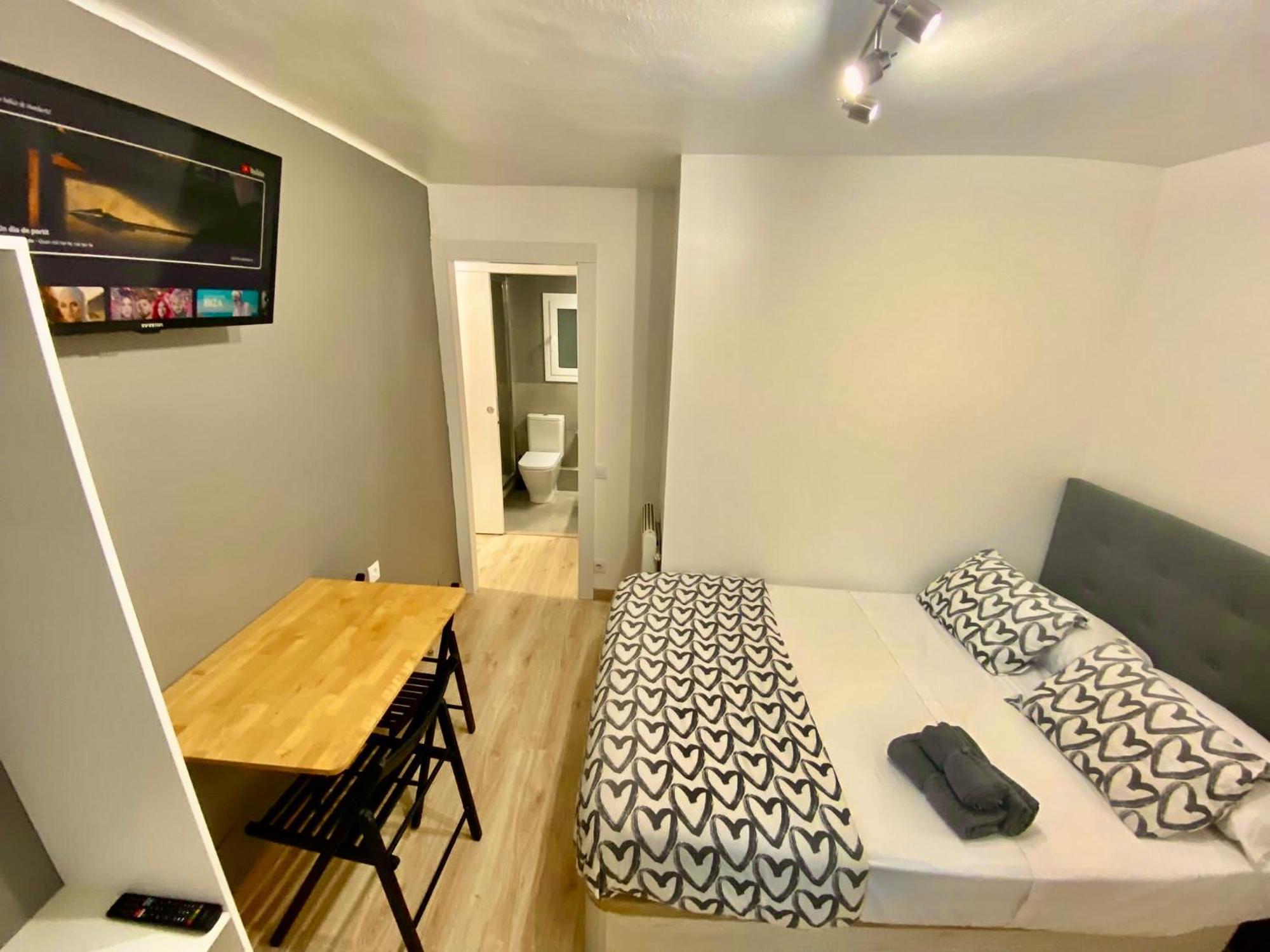 Suites Nuevas Con Bano Privado Frente Al Metro St Mwc Barcelona-Fira L'Hospitalet de Llobregat Luaran gambar