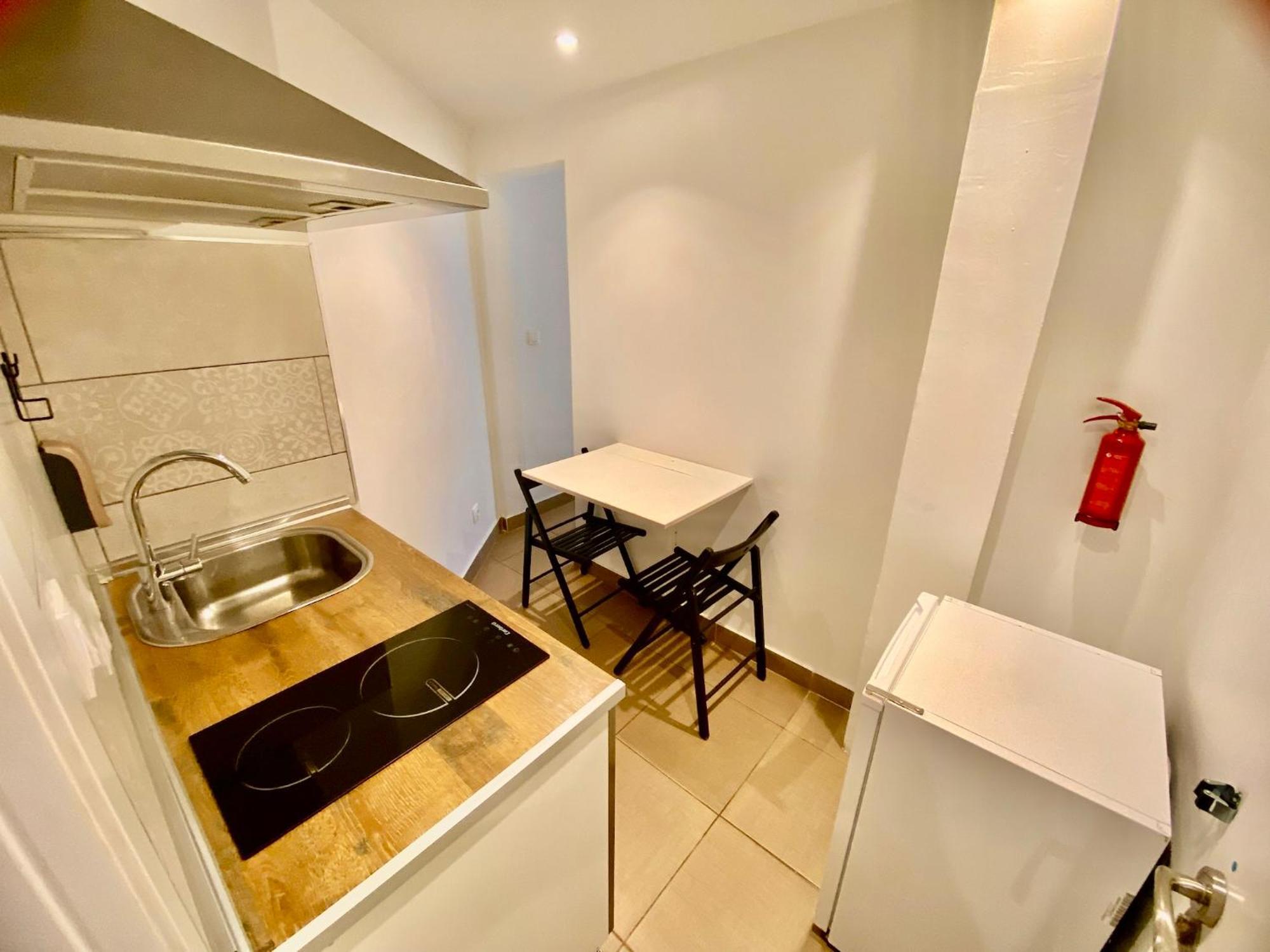 Suites Nuevas Con Bano Privado Frente Al Metro St Mwc Barcelona-Fira L'Hospitalet de Llobregat Luaran gambar