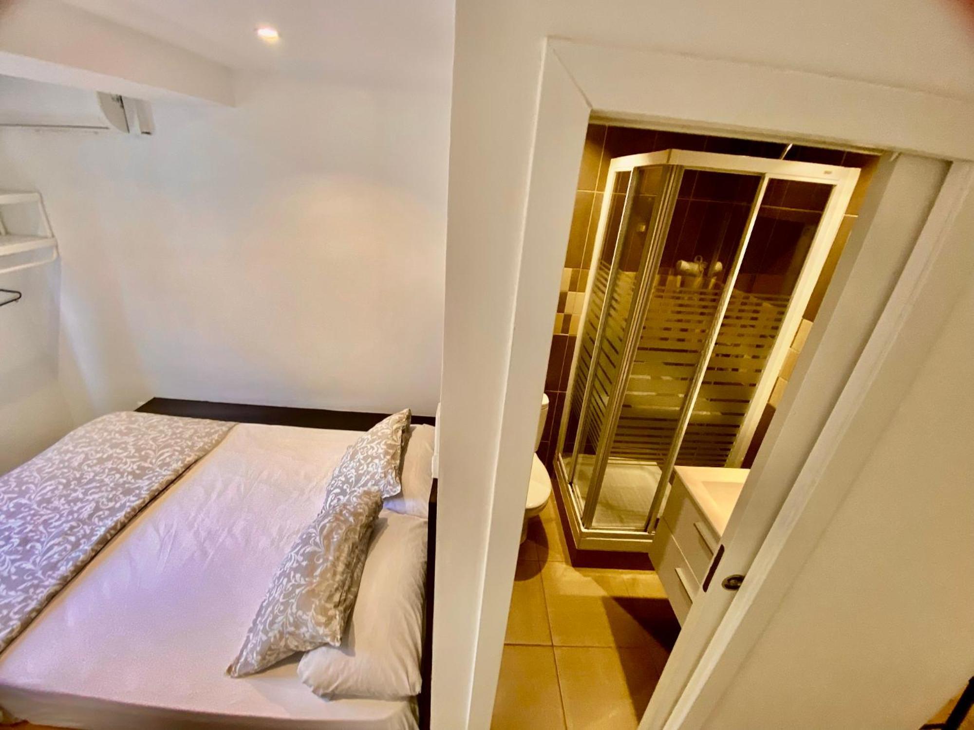 Suites Nuevas Con Bano Privado Frente Al Metro St Mwc Barcelona-Fira L'Hospitalet de Llobregat Luaran gambar