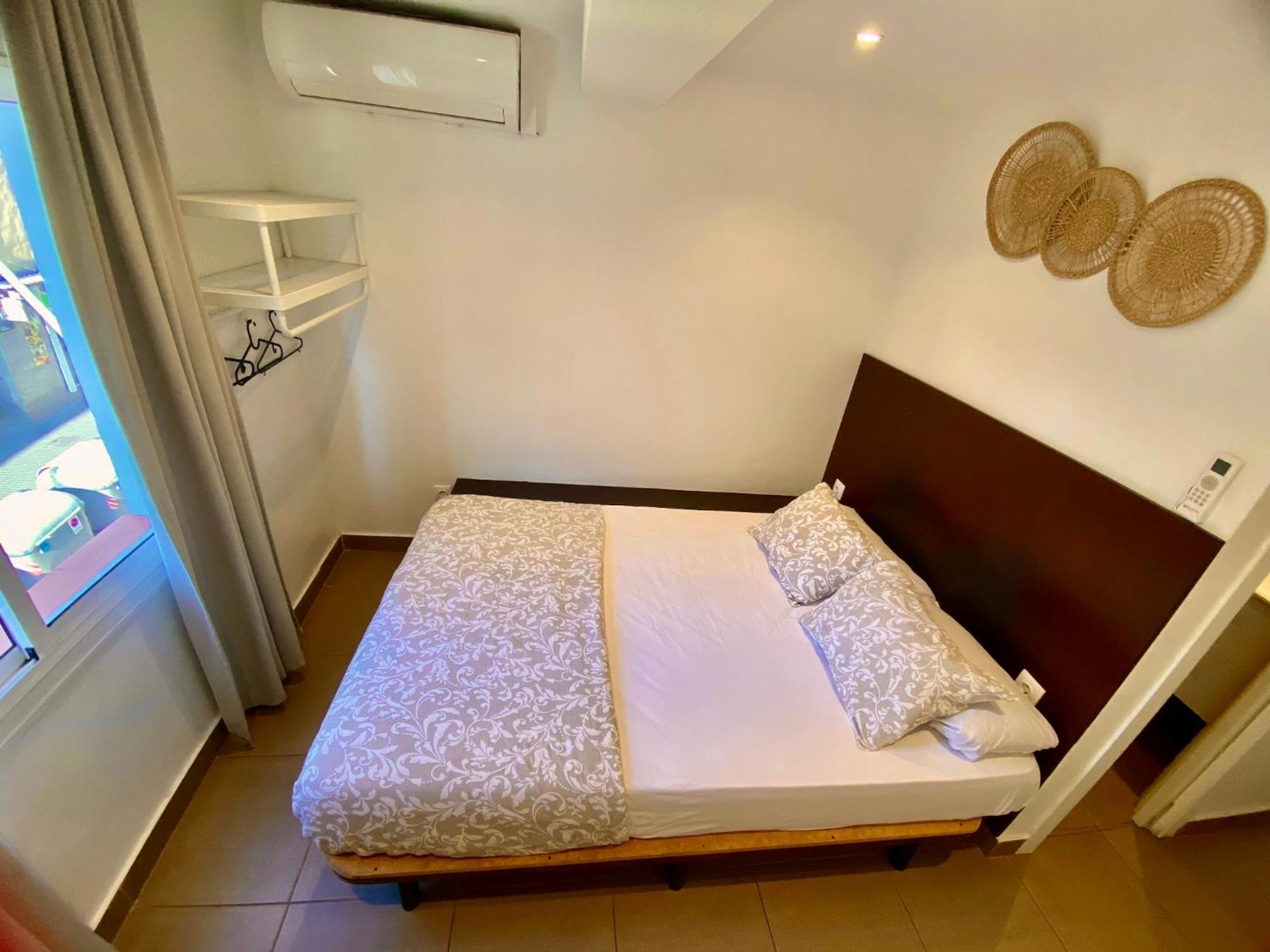 Suites Nuevas Con Bano Privado Frente Al Metro St Mwc Barcelona-Fira L'Hospitalet de Llobregat Luaran gambar