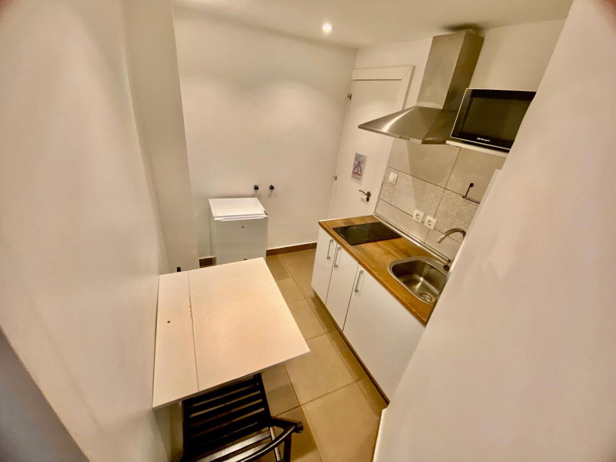 Suites Nuevas Con Bano Privado Frente Al Metro St Mwc Barcelona-Fira L'Hospitalet de Llobregat Luaran gambar