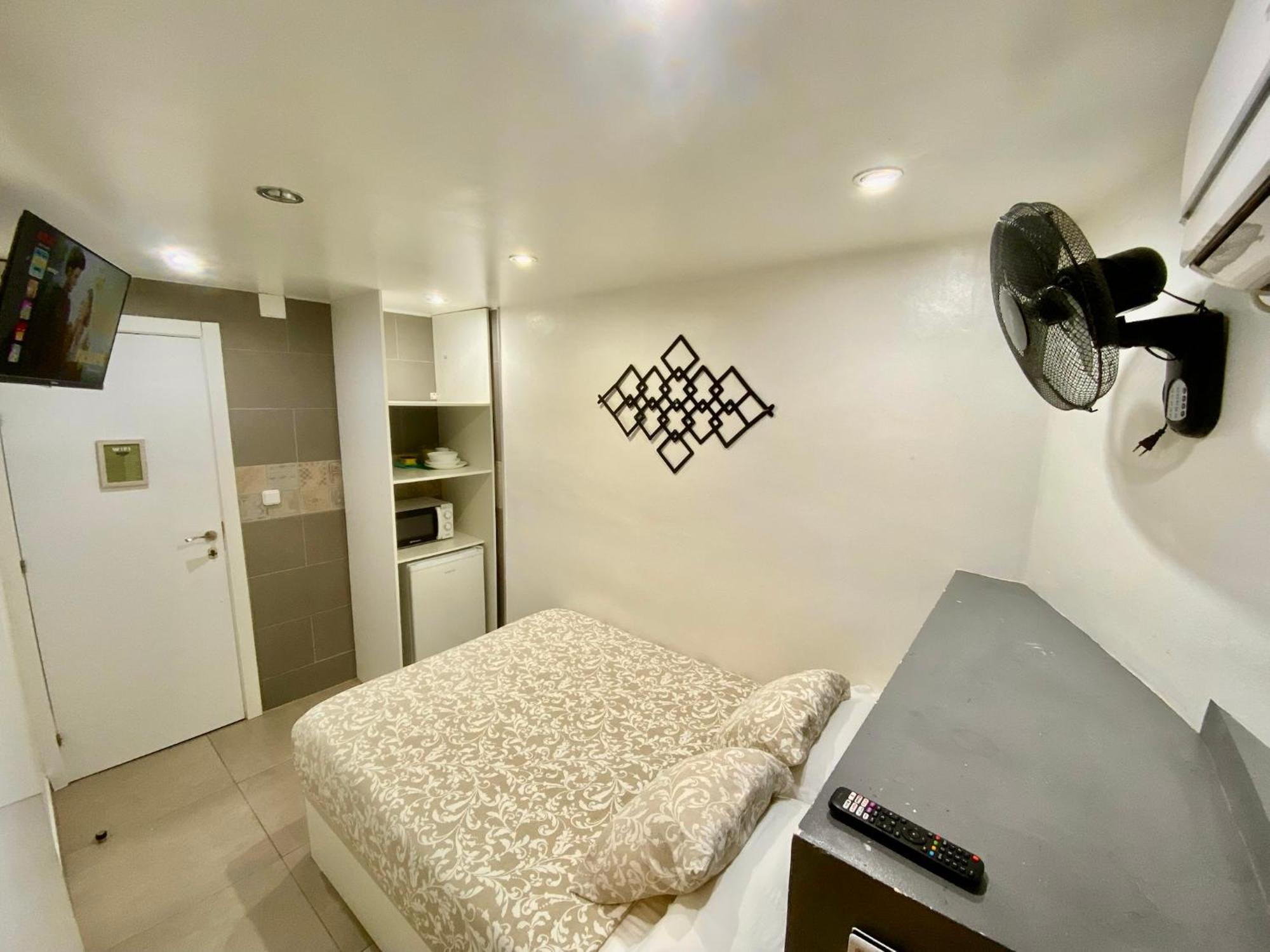 Suites Nuevas Con Bano Privado Frente Al Metro St Mwc Barcelona-Fira L'Hospitalet de Llobregat Luaran gambar