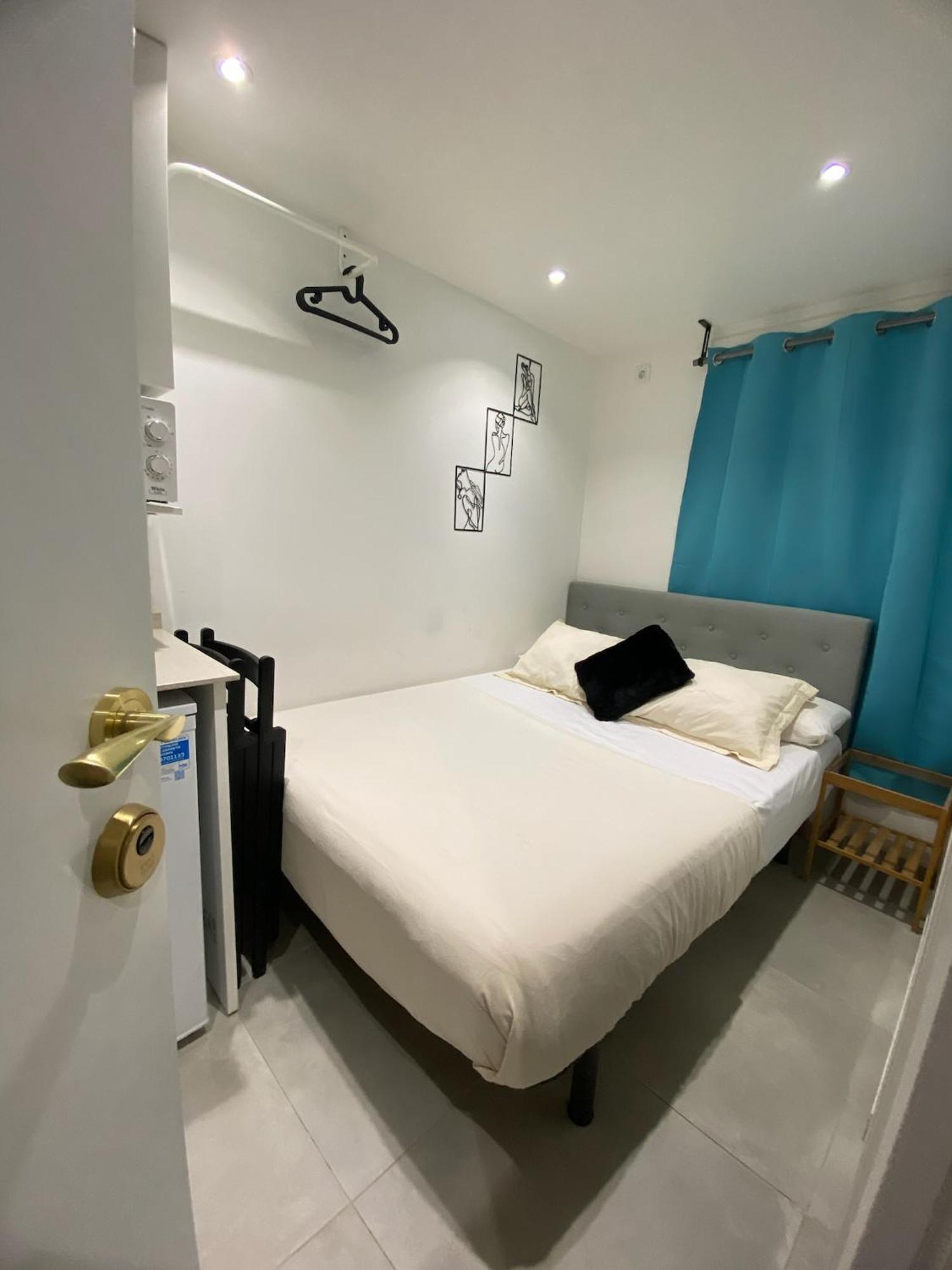 Suites Nuevas Con Bano Privado Frente Al Metro St Mwc Barcelona-Fira L'Hospitalet de Llobregat Luaran gambar