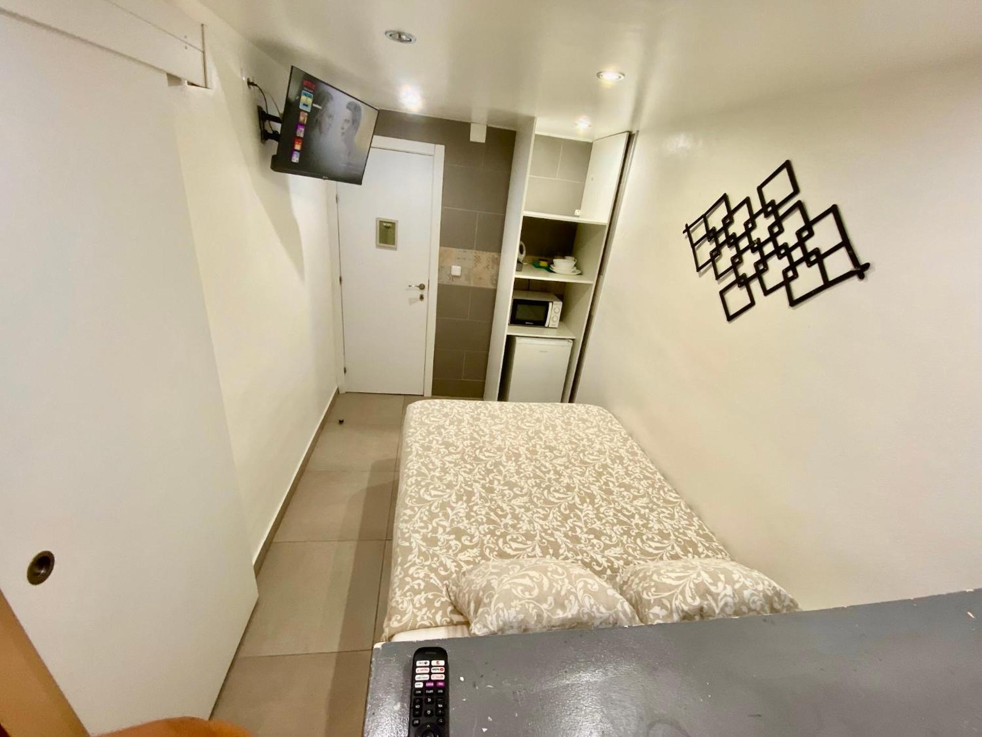 Suites Nuevas Con Bano Privado Frente Al Metro St Mwc Barcelona-Fira L'Hospitalet de Llobregat Luaran gambar