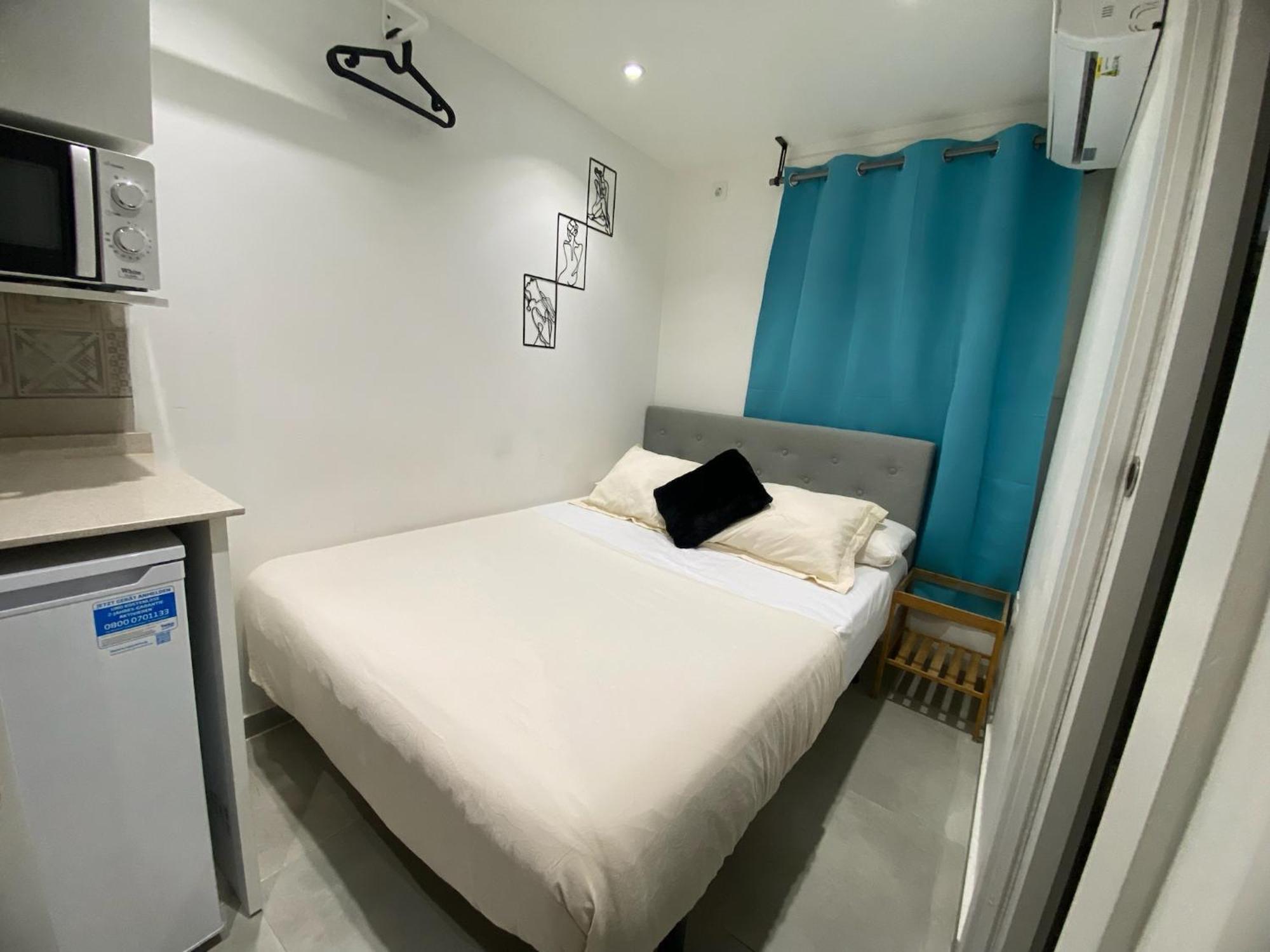 Suites Nuevas Con Bano Privado Frente Al Metro St Mwc Barcelona-Fira L'Hospitalet de Llobregat Luaran gambar