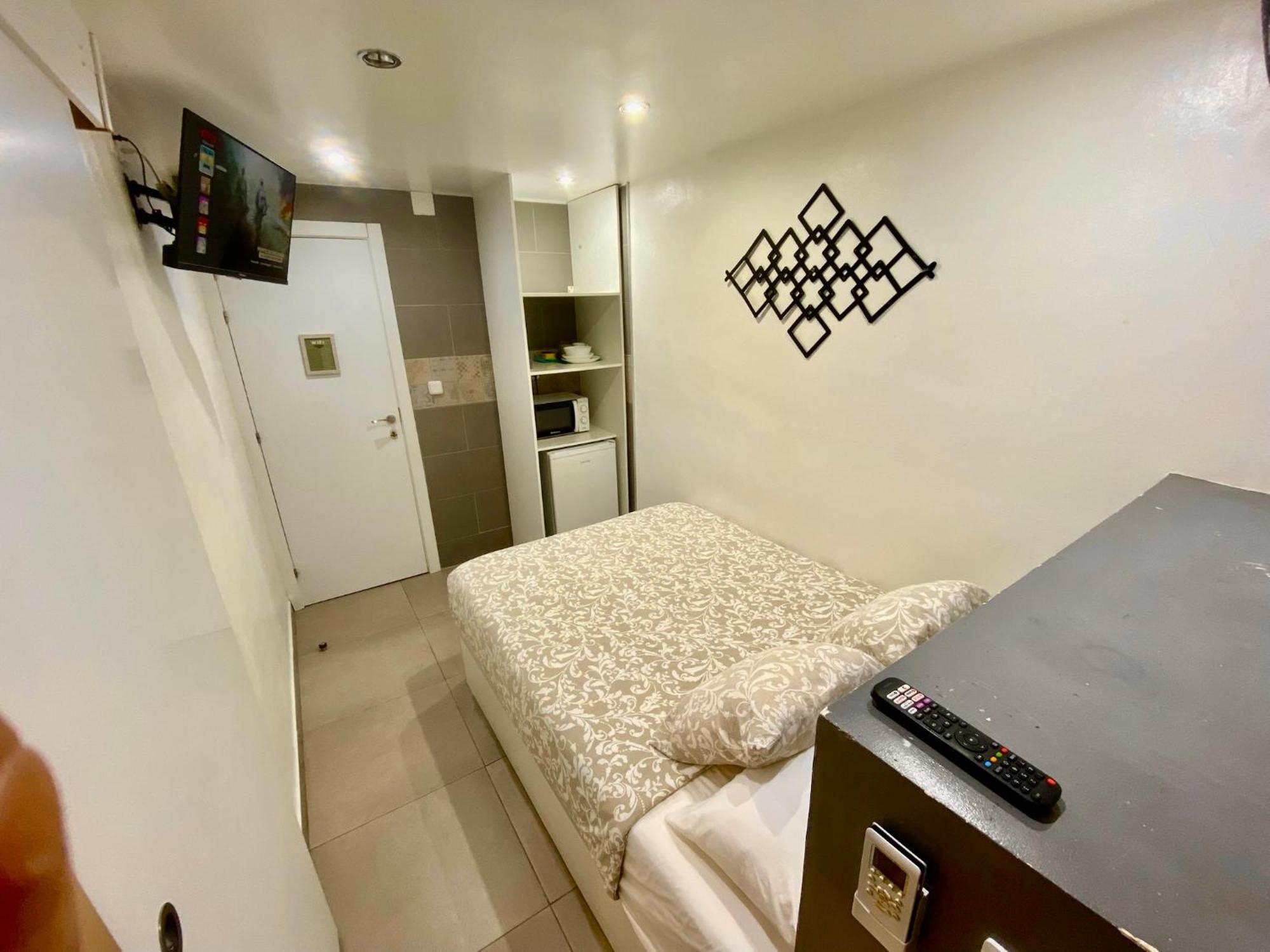 Suites Nuevas Con Bano Privado Frente Al Metro St Mwc Barcelona-Fira L'Hospitalet de Llobregat Luaran gambar